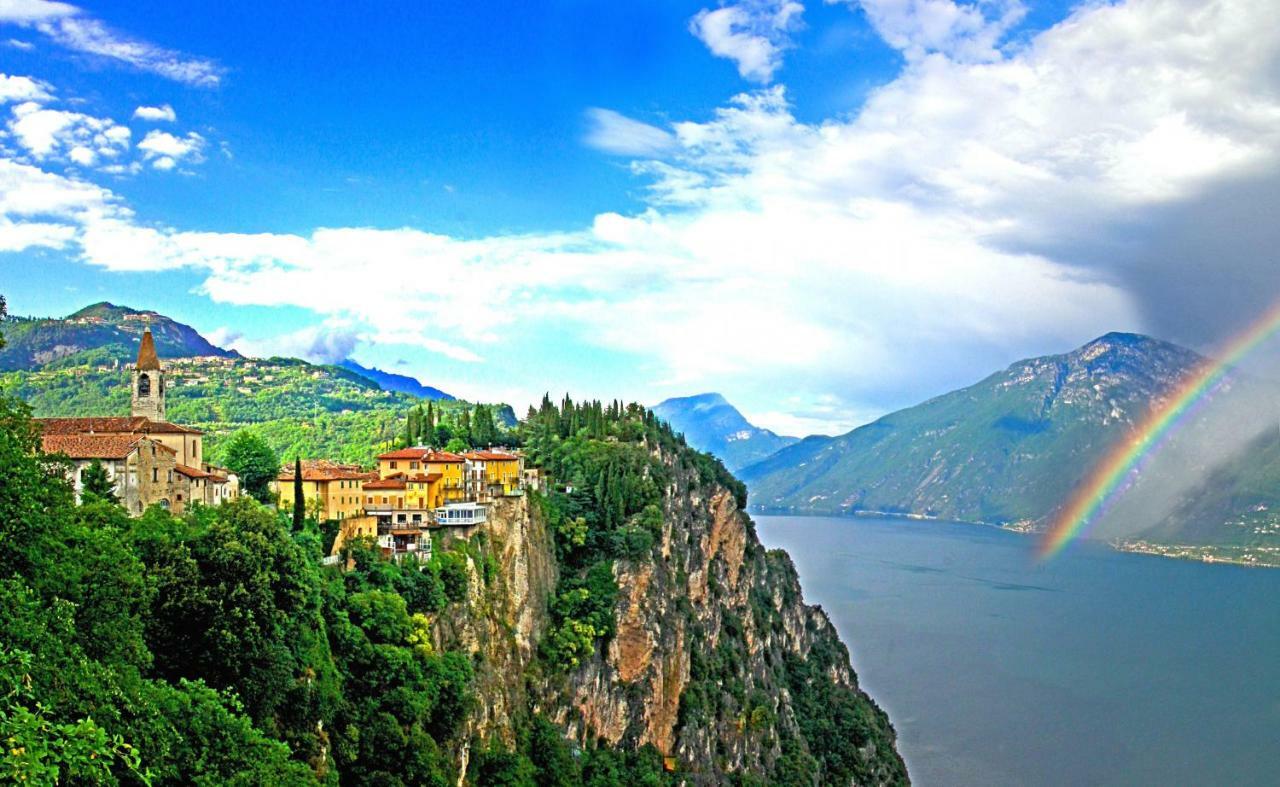 Casa Nonno Sergio Lake View By Gardadomusmea Tremosine ภายนอก รูปภาพ